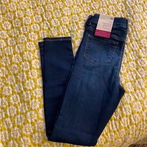 So mid-rise Favorite Jegging. Little Girls 12 Plus. Brand New.